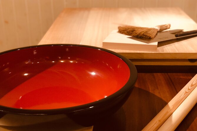 Mondo's most popular plan! Experience making soba noodles and the king of Japanese cuisine, tempura, in Sapporo! - Walking Into a Handmade Soba Shop Rhythm