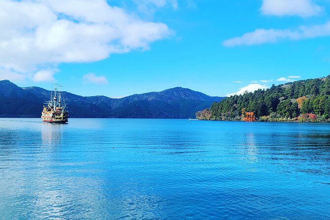 Mount fuji and Hakone Full day private sightseeing tour - Stop 4: Hakone Jinja and the orange floating torii gate
