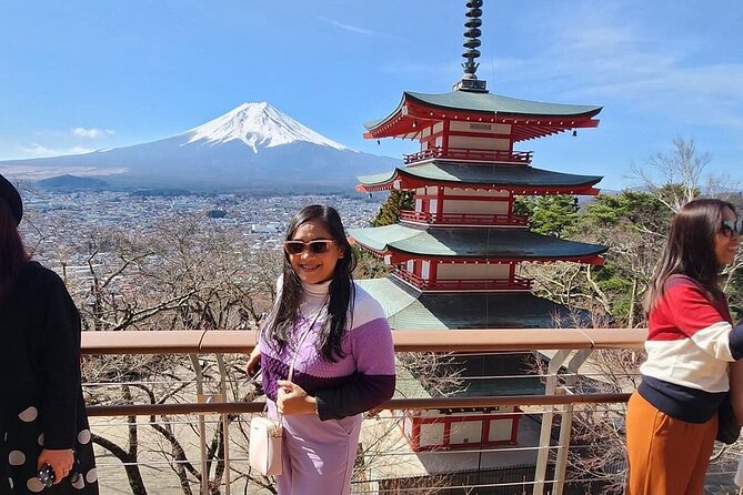 Mt. Fuji Day Trip from Tokyo with English Speaking Driver Guide - Kitaguchi Hongu Fuji Sengen Jinja: shrine history with mountain energy
