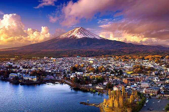 Mt Fuji Exclusive Tour with Private Car English Guide - Oshino Hakkai: crystal-clear spring water and a calm village loop