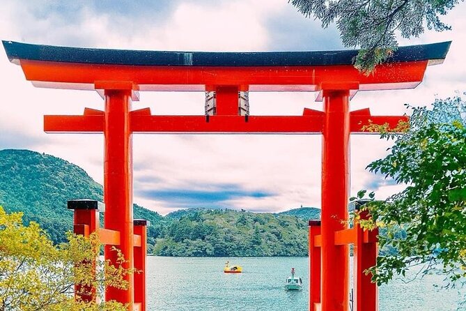 Mt. Fuji & Hakone Cherry Blossom private One Day Tour - Lake Ashinoko and Togendai area: Hakone’s classic scenery in motion