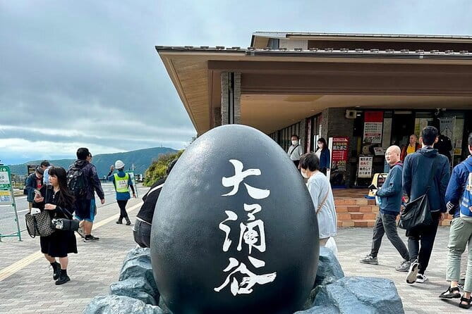 Mt fuji & Hakone customizable day tour w/ English speaking driver - Lake Kawaguchiko and Oishi Park: reflections that depend on the sky