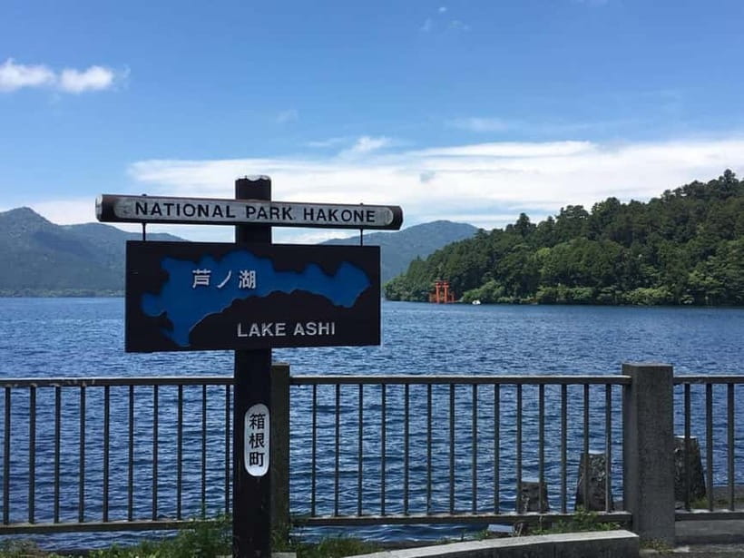 Mt Fuji Hakone/Enoshima Tour:Optional Ropeway/Lake Ashi Boat - Pirate Ship Cruise on Lake Ashi: Breezy Views That Feel Like a Story