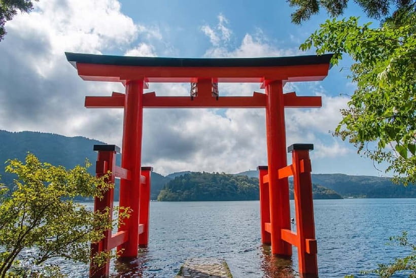 Mt Fuji Hakone/Enoshima Tour:Optional Ropeway/Lake Ashi Boat - Enoshima Island: Shrine Steps, Sea-Air Snacking, and Benzaiten Nakamise Dori