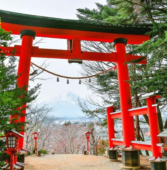 Mt. Fuji Heritage Tour: Traditional Villages, Lakes & Shrine - How Much Time You Really Get at Each Stop