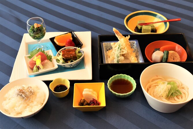 Mt. Fuji, Oishi Park & Arakurayama Pagoda Bus Tour with Lunch - Oishi Park: the classic Fuji-over-lake photo stop