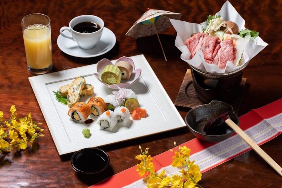 Nagano: Snow Monkeys, Zenkoji Temple & Sake Day Trip - Lunch and timing: why the day feels doable even when it is full