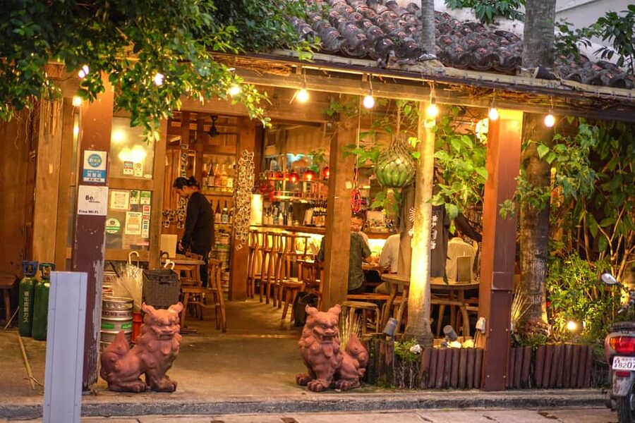 Naha Bar Hopping Tour in Okinawa - A night out in Naha: more than just drinking