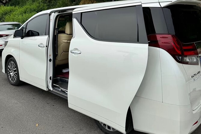 Narita Airport(NRT): Private Transfer to Tokyo/Yokohama 1-9pax - Flight Tracking and Waiting Time: A Real-World Saver