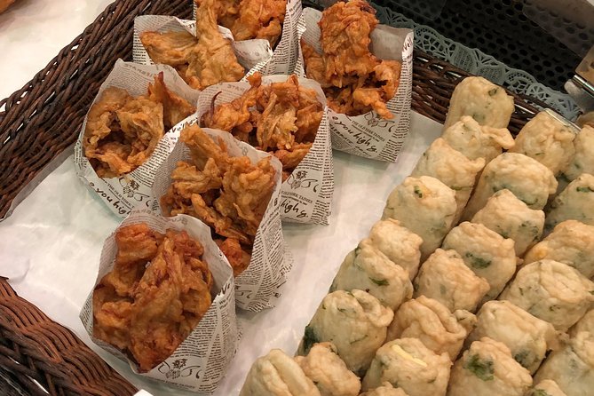 Nishiki Market Walking Food Tour with Local guide - How the guide shapes your experience (and why Andrea, Aoki, Yoriko get mentioned)