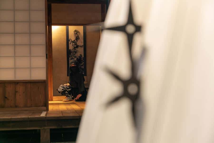 Odawara: Guided Ninja & Samurai Tour of Odawara Castle - Arriving at 小田原城NINJA館 and getting your bearings