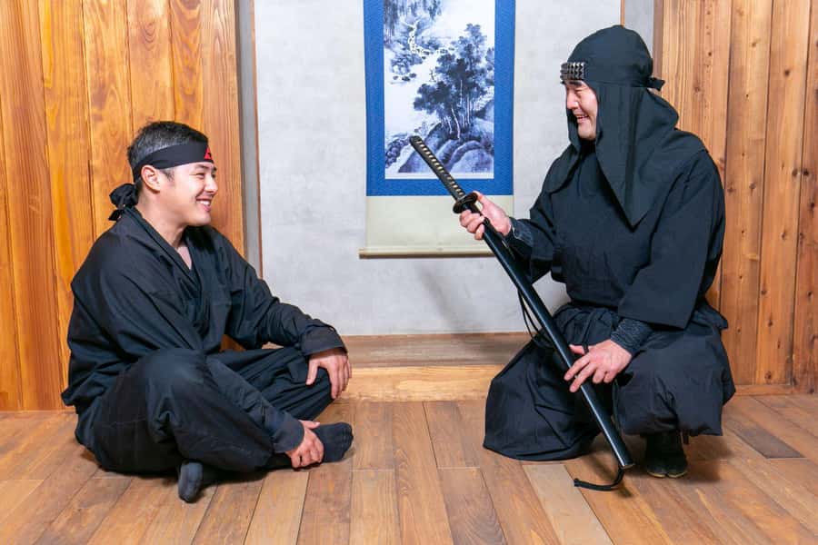 Odawara: Guided Ninja & Samurai Tour of Odawara Castle - Tying it to the Hojo clan and the Sengoku period