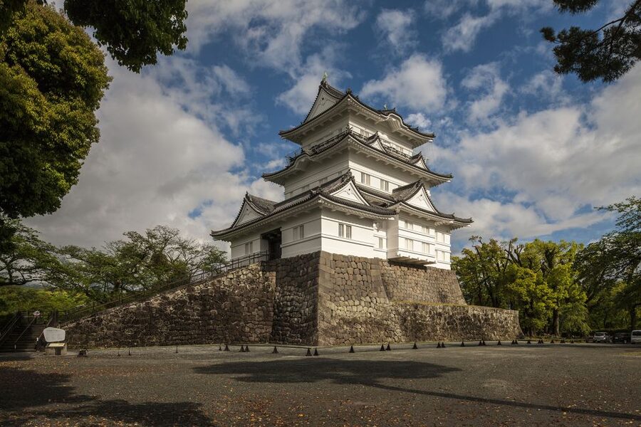 Odawara: Odawara Castle Tenshukaku Entrance Ticket - Inside the Castle: Swords and Armor Exhibits That Make History Tangible