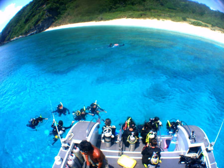 Okinawa: From Naha: Kerama Islands 1-day snorkeling tour - Snorkeling with instructors at 2-3 spots, what actually happens in the water