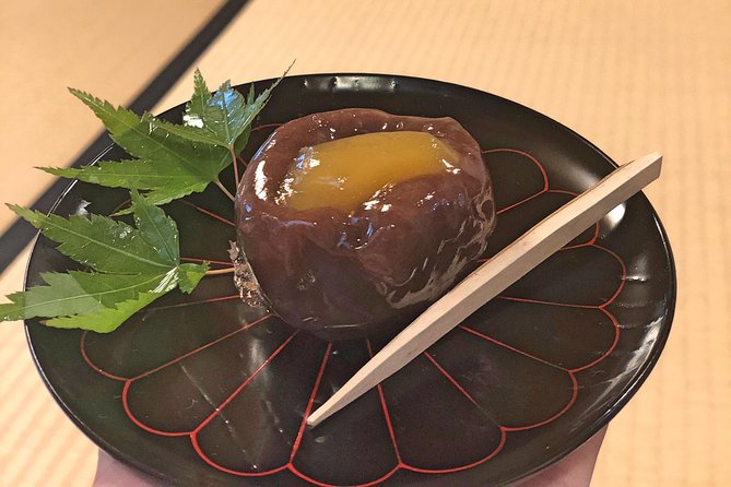 Old Town Tokyo Food Tour - Stop 1: Temples and tea culture cues in the early stretch