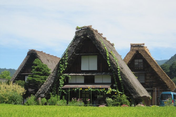 [One-day bus tour departing from Kanazawa Station] Shirakawa-go and Gokayama - Two World Heritage Villages Enjoyable Bus Tour - Getting Oriented at Michi-no-Eki Shirakawago (Your “Warm-Up” Stop)