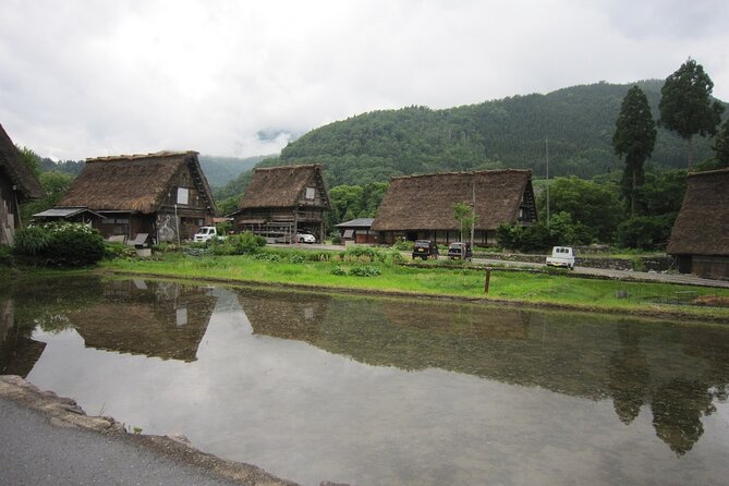 [One-day bus tour departing from Kanazawa Station] Shirakawa-go/Takayama tour platinum route bus tour - Bus timing and meeting point realities at Kanazawa Station