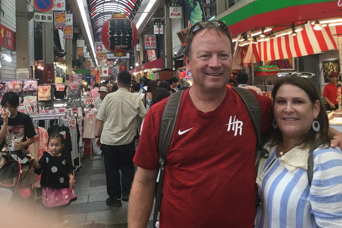 Osaka 4hr Private Tour with Government-Licensed Guide - Kuromon Market and what to expect from the seafood counters