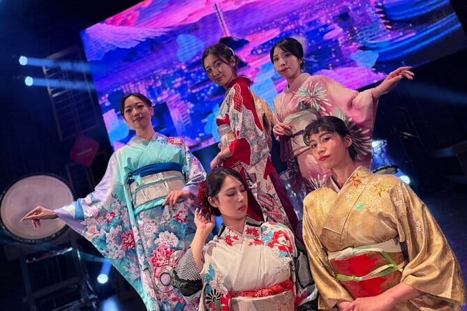 Osaka: A Modern Samurai, Kabuki, Taiko, & Dance Show - What you’ll see: samurai sword fighting, taiko drums, and lion dance
