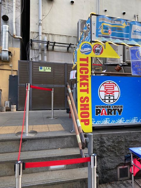 Osaka: Dotonbori District River Cruise with Drink Discount - Your 20-minute route: Glico Man, Kani Douraku, and neon from the water