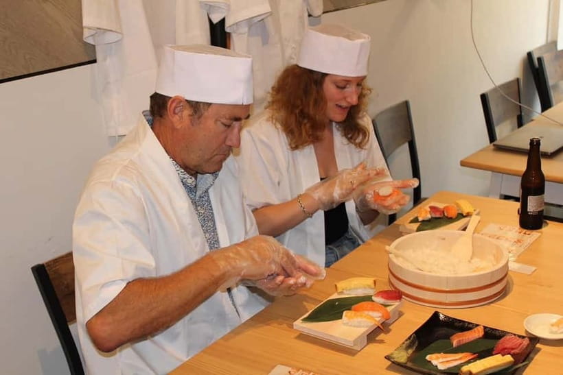 Osaka Dotonbori: Sushi Making Experience - Vegan and Halal sushi options, without making it awkward