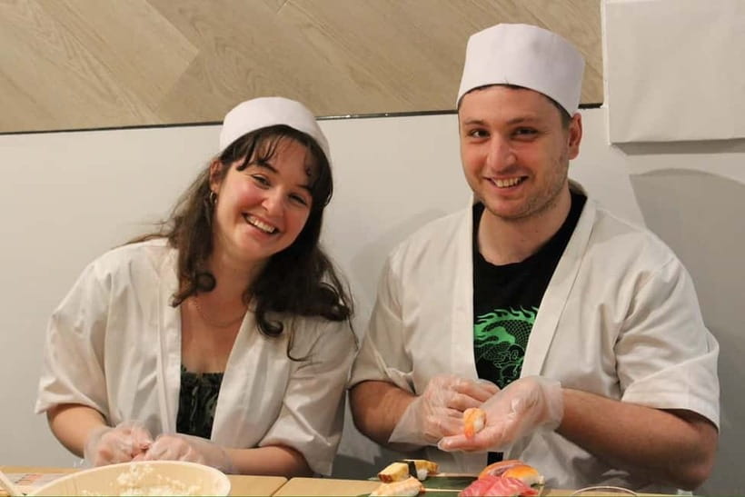 Osaka Dotonbori: Sushi Making Experience - Quick tips to get the best result in your 12-piece session