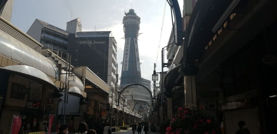 Osaka: Five Must-See Highlights Walking Tour & Ramen Lunch - Dotonbori, the Running Man area, and finishing near Hozenji