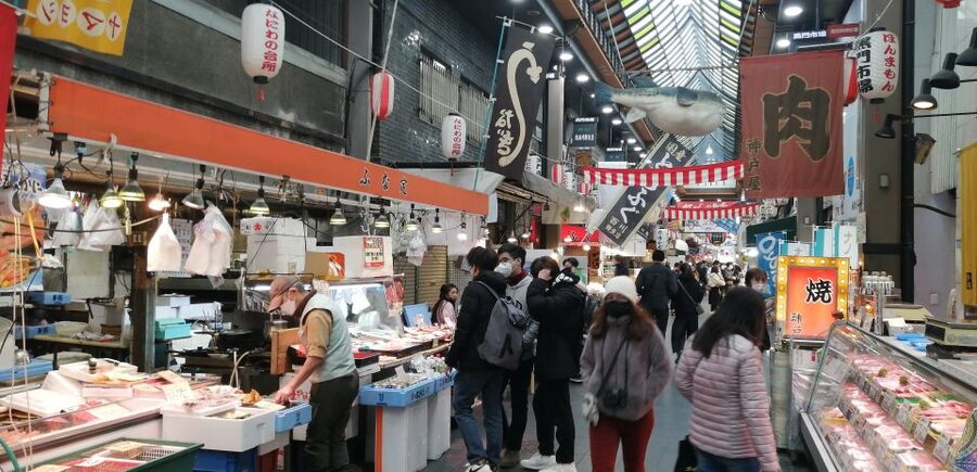 Osaka: Five Must-See Highlights Walking Tour & Ramen Lunch - How the subway plus walking pace really works in practice