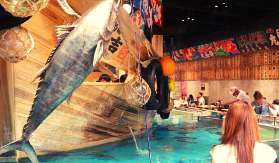 Osaka: Hotspots & Hidden Gems Walking Tour Private or Group - Private tour add-ons: knife demos, East Shinsaibashi food streets, and living history