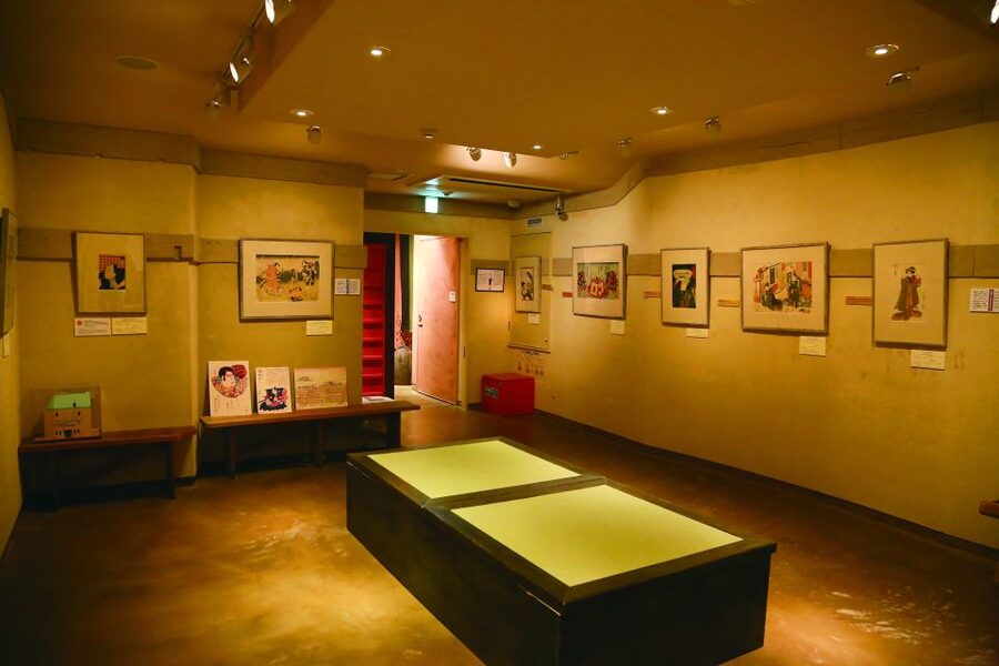 Osaka: Kamigata Ukiyo-e Museum Admission Ticket - Metal powders in the prints: gold, silver, and copper details
