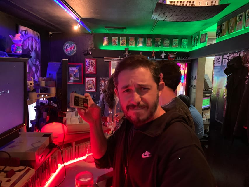 Osaka: Namba Pub Bar Crawl with a Local Guide - The cash-only reality: how to budget without stressing