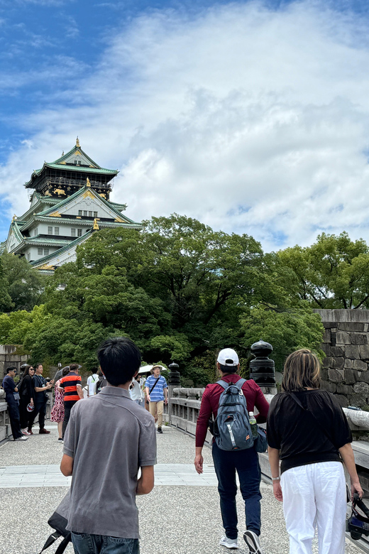 Osaka: Osaka Castle & Historical Museum Guided Tour - Osaka Castle Main Tower museum: what you’ll actually learn up top
