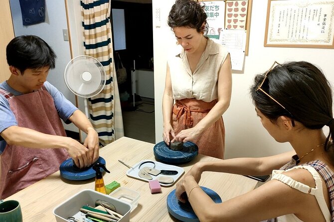 Osaka: Private Japanese Traditional Ceramics Experience - Picking your ceramic set: sake, sushi, or a tea bowl