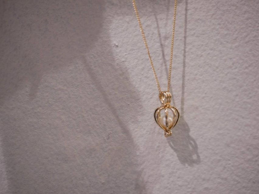 Osaka Shinsaibashi Pearl extraction experience - Choosing Your Akoya Oyster, and Why Natural Imperfections Matter