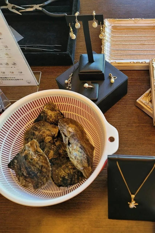 Osaka Shinsaibashi Pearl extraction experience - Your Pearl Becomes Jewelry, The Same-Day Accessory Option