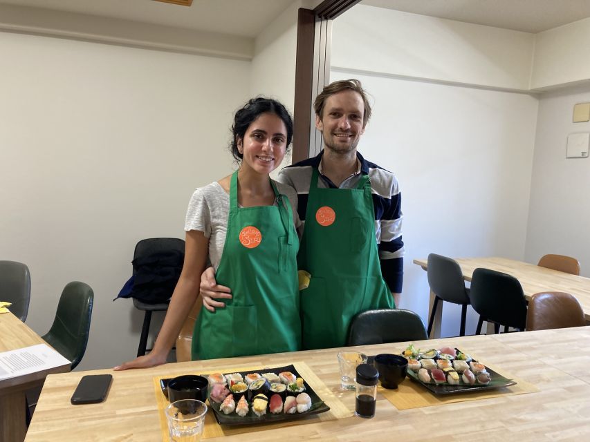 Osaka: Sushi Class in Dotonbori - Salad Roll: A Fresh Roll With a Tamagoyaki Core