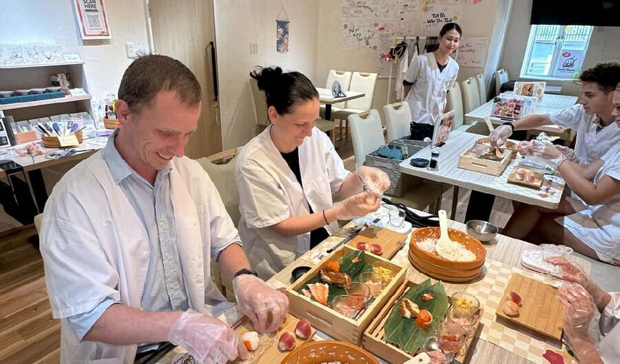 Osaka: Sushi Making in Spacious Studio (SAME-DAY OK!) - Vegetarian options and allergy safety, without stress