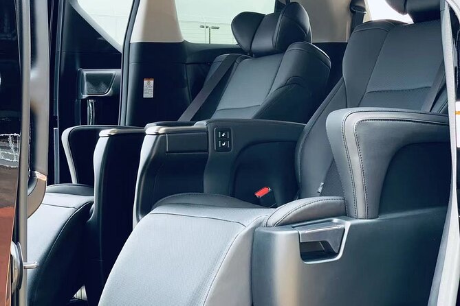 Private arrival Transfer from Narita Airport(NRT) to central Tokyo city - Flight delays handled with flight tracing and a 90-minute wait