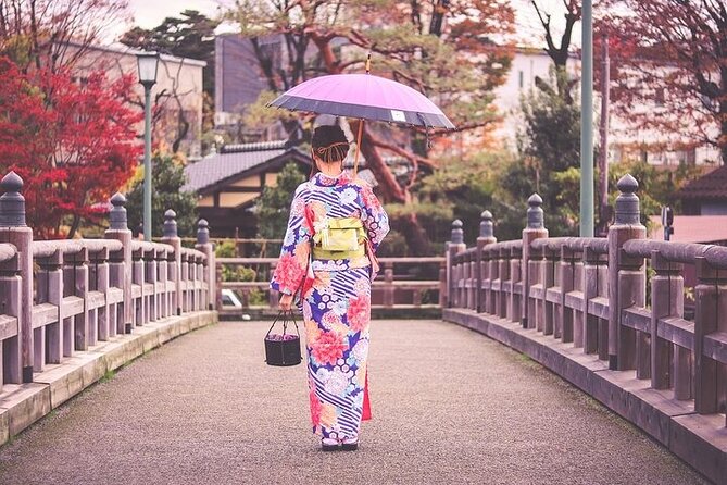 Private Day Tour in Tokyo with Government-Licensed Guide - Tokyo Tower and Zojo-ji: old meets iconic