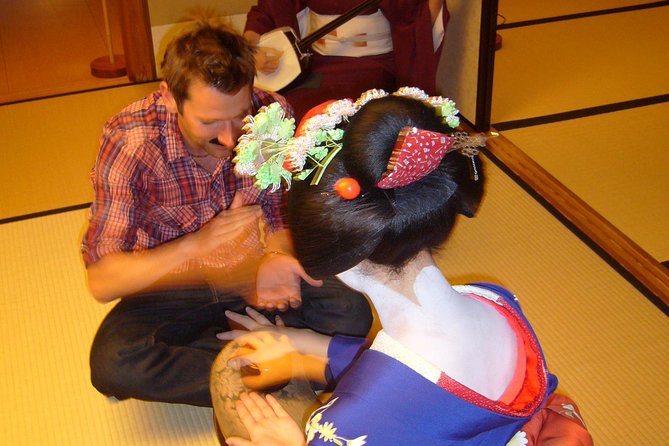 Private Dinner with a Geisha - Meeting in front of Minamiza, right on Shijo Street