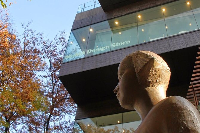 Private Harajuku Omotesando Architecture Walking Tour - Quiet side lanes and the included cafe pause with drinks