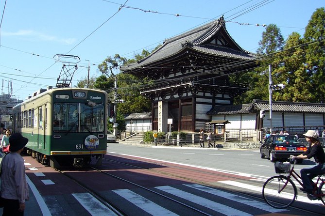 Private Highlights of Kyoto Tour - Nijo Castle: Tokugawa-era living quarters and the feeling of power