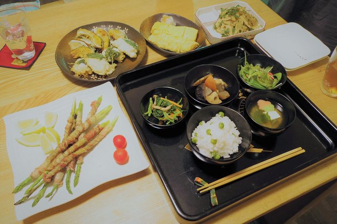 Private Japanese Cooking Class in Hiroshima with Machiko's Family - Meeting Machiko in Ujinamiyuki, and Getting There