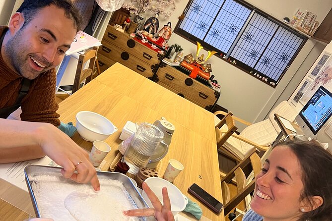 Private Mochi Sweets Making class near Shibuya area - How the 2 hours usually feel, from first steps to eating time