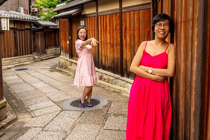 Private Photoshoot Experience in Kyoto ( Gion ) - Yasaka Koshindo: color and detail without feeling forced
