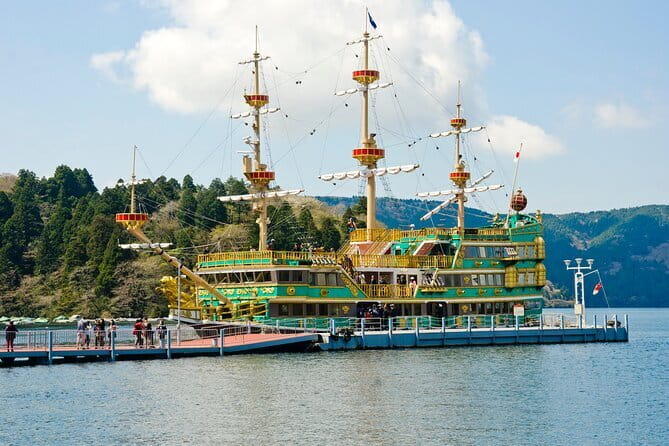 Private Tour - Hakone Day Trip! A Tour to Explore All Must-Sees! - Togendai View Restaurant: eat while you watch the lake