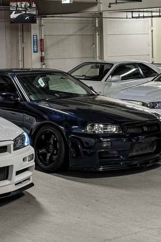 【R34 GTR Over 400 hp】Tokyo: Private Daikoku Tour in R34 GTR - Autobacs Shinonome: a 30-minute breather that also sets the tone