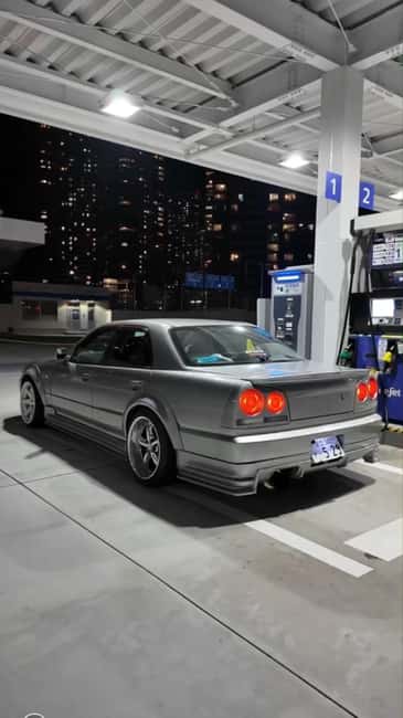 R34Skyline Daikoku PA Fast & Furious Private Experience - A professional driver who also photographs your memories