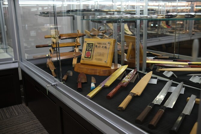 Sakai - Knife Factory and Craft Walking Tour - The sharpening lesson, and how it changes how you shop