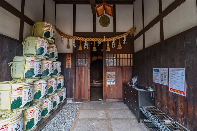 Sake Brewery and Japanese Life Experience Tour in Kobe - Stop 4: Oyasutei Ichiba and local shopping streets like Suidosuji Shotengai